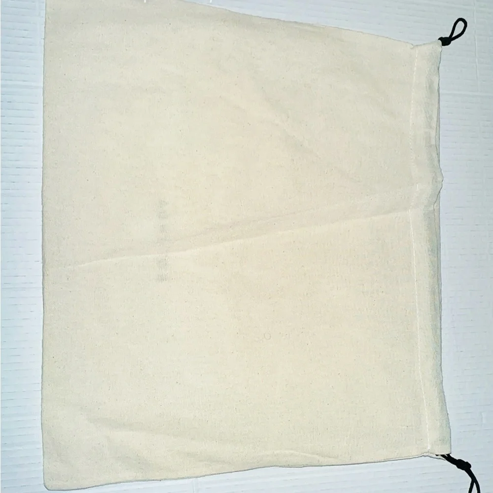 Rotunda Cream Drawstring Bag - Picture 2 of 2